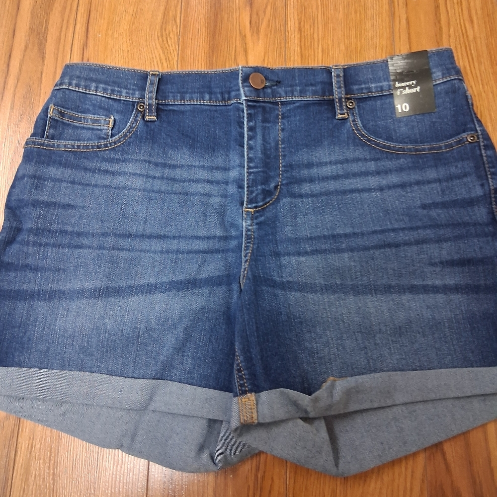 New York & Company Soho Dark Blue Jean Shorts. NWT Size 10